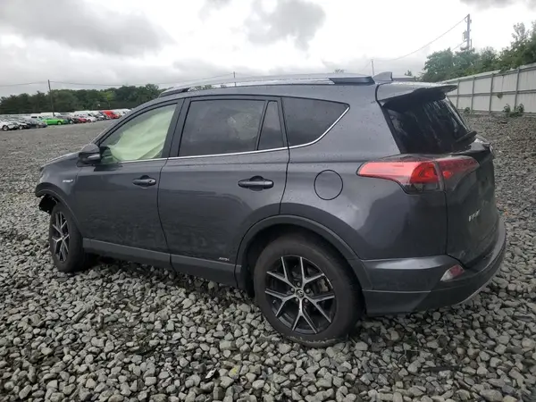 JTMJJREV1HD082979 2017 TOYOTA RAV 4 - Image 2