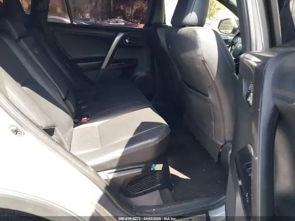 JTMJJREV2JD254393 2018 TOYOTA RAV 4 - Image 8