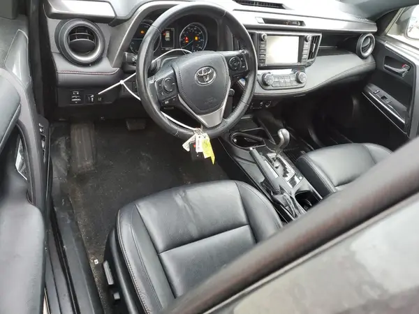 JTMJJREV3JD252992 2018 TOYOTA RAV 4 - Image 8