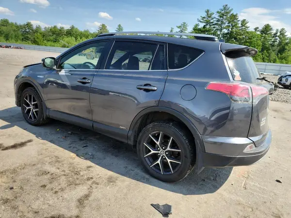 JTMJJREV6HD124093 2017 TOYOTA RAV 4 - Image 2