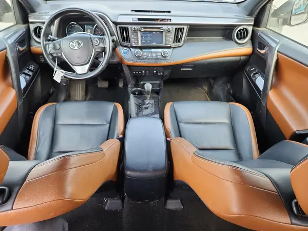 JTMJJREV6HD124093 2017 TOYOTA RAV 4 - Image 8