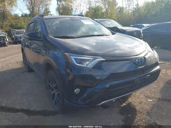 JTMJJREV6HD132436 2017 TOYOTA RAV 4 - Image 1