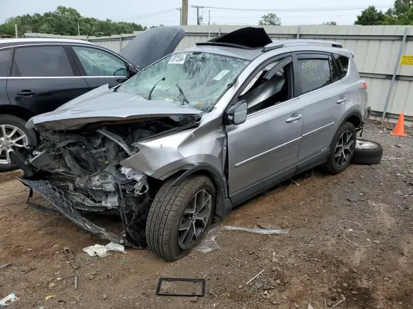 JTMJJREV6JD238570 2018 TOYOTA RAV 4 - Image 1