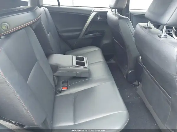 JTMJJREV7JD161319 2018 TOYOTA RAV 4 - Image 8