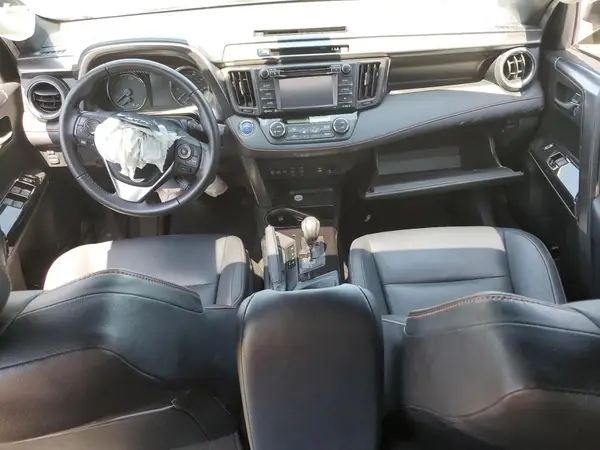 JTMJJREV8HD088634 2017 TOYOTA RAV 4 - Image 8