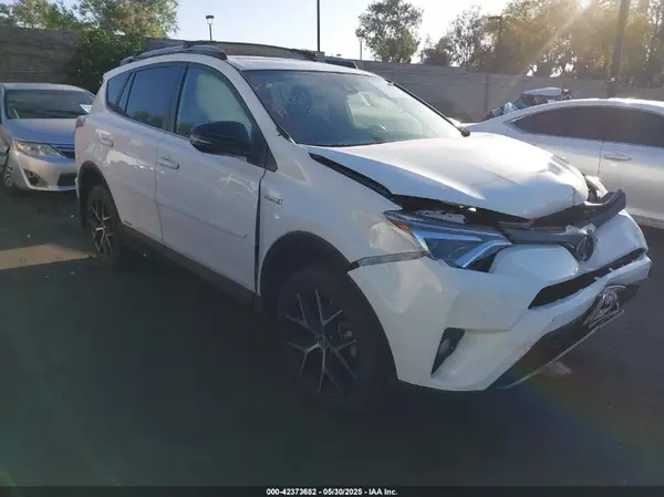 JTMJJREVXJD228530 2018 TOYOTA RAV 4 - Image 1