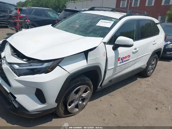 JTMMWRFV0RD243689 2024 TOYOTA RAV 4 - Image 2
