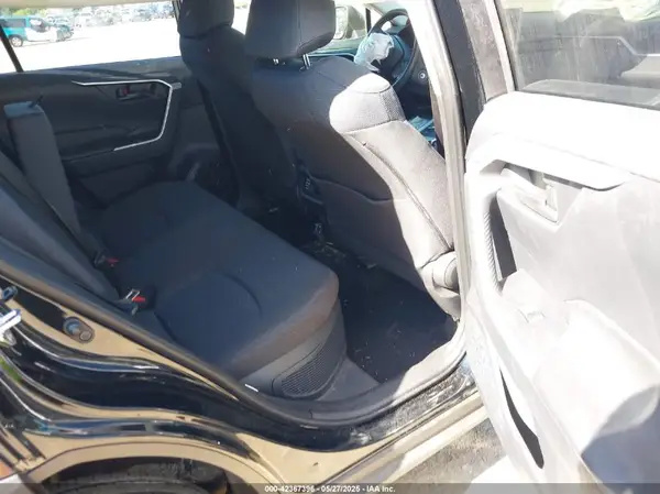 JTMMWRFV2RD235156 2024 TOYOTA RAV 4 - Image 8
