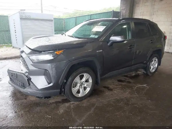 JTMMWRFV6KD020675 2019 TOYOTA RAV 4 - Image 2