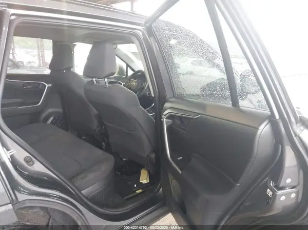 JTMMWRFV6KD020675 2019 TOYOTA RAV 4 - Image 8