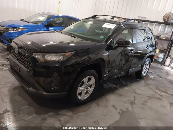JTMMWRFV8KD008298 2019 TOYOTA RAV 4 - Image 2