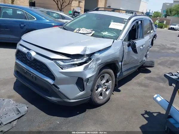 JTMMWRFV8RD241382 2024 TOYOTA RAV 4 - Image 2