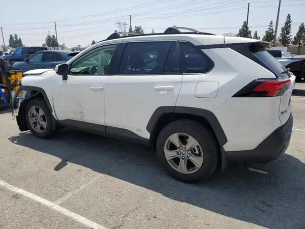 JTMMWRFV8RD256447 2024 TOYOTA RAV 4 - Image 2