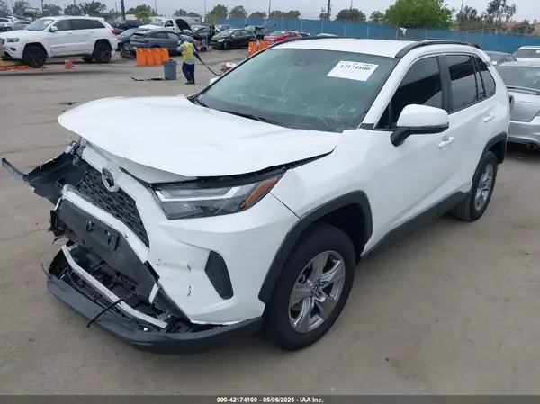 JTMMWRFV9RD263701 2024 TOYOTA RAV 4 - Image 2