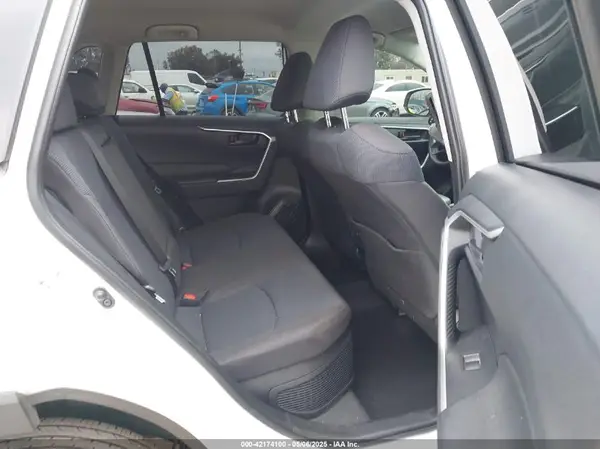 JTMMWRFV9RD263701 2024 TOYOTA RAV 4 - Image 8