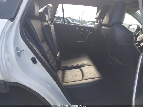 JTMN1RFV2KD522358 2019 TOYOTA RAV 4 - Image 8