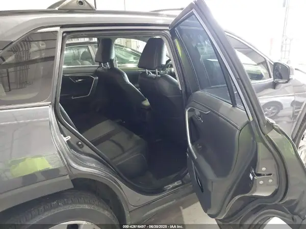 JTMN1RFV5KD519261 2019 TOYOTA RAV 4 - Image 8