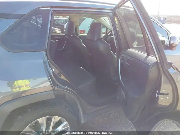 JTMN1RFV6KD037382 2019 TOYOTA RAV 4 - Image 8