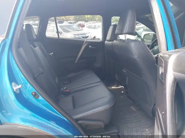 2016 TOYOTA RAV 4 auction photo 8