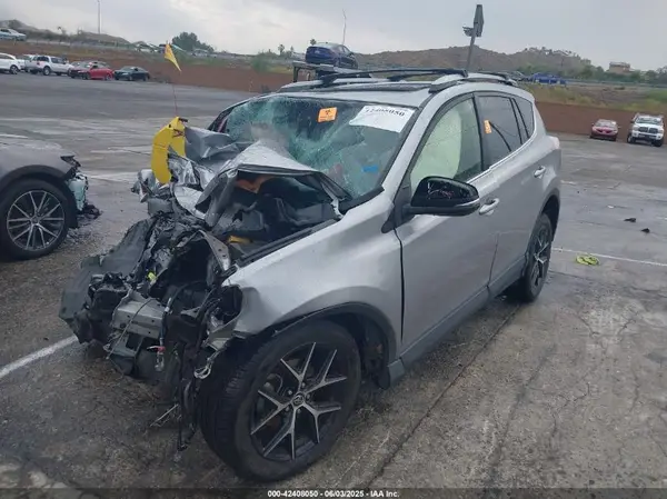JTMNFREV1JD121028 2018 TOYOTA RAV 4 - Image 2