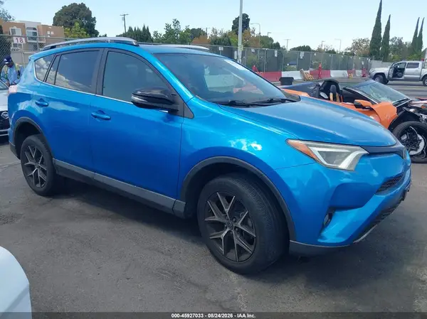 JTMNFREV3HD100577 2017 TOYOTA RAV 4 - Image 1