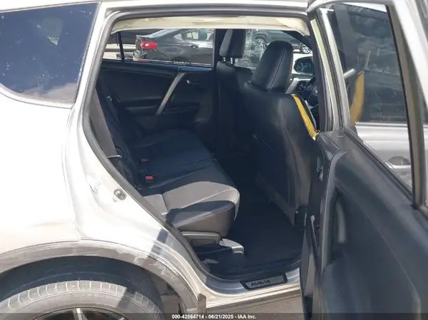 JTMNFREV3JJ159703 2018 TOYOTA RAV 4 - Image 8