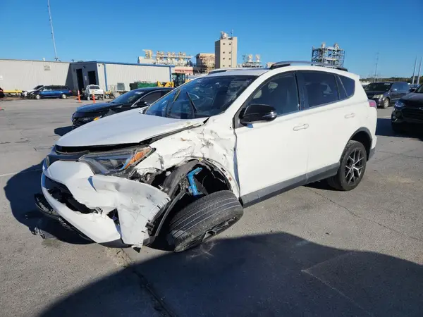 JTMNFREV3JJ735886 2018 TOYOTA RAV 4 - Image 1