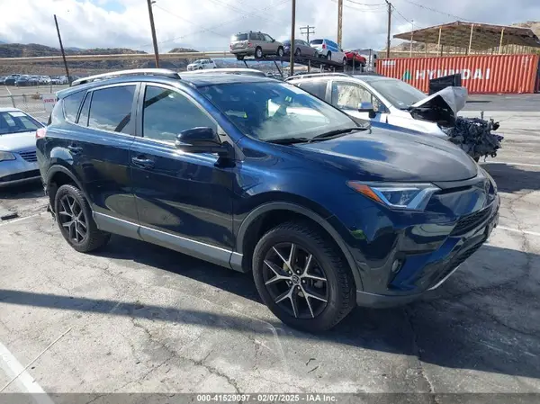 JTMNFREV7JJ738158 2018 TOYOTA RAV 4 - Image 1