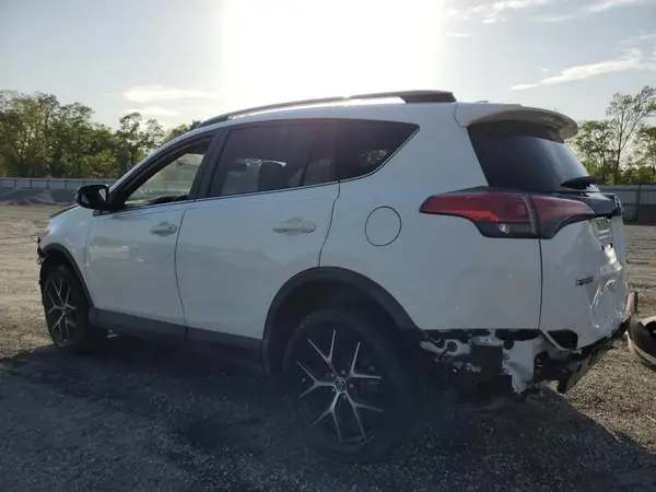 JTMNFREV8JJ745054 2018 TOYOTA RAV 4 - Image 2