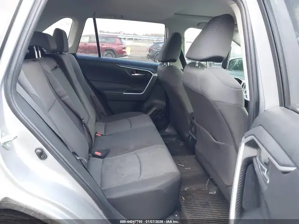 JTMP1RFV0KD018058 2019 TOYOTA RAV 4 - Image 8