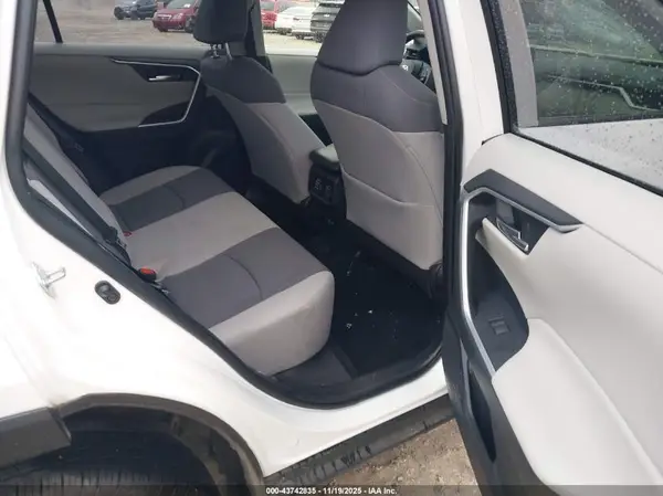 JTMP1RFV1KD037072 2019 TOYOTA RAV 4 - Image 8