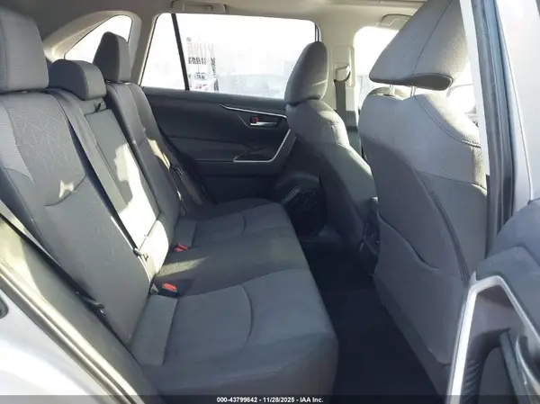 JTMP1RFV2KD025870 2019 TOYOTA RAV 4 - Image 8