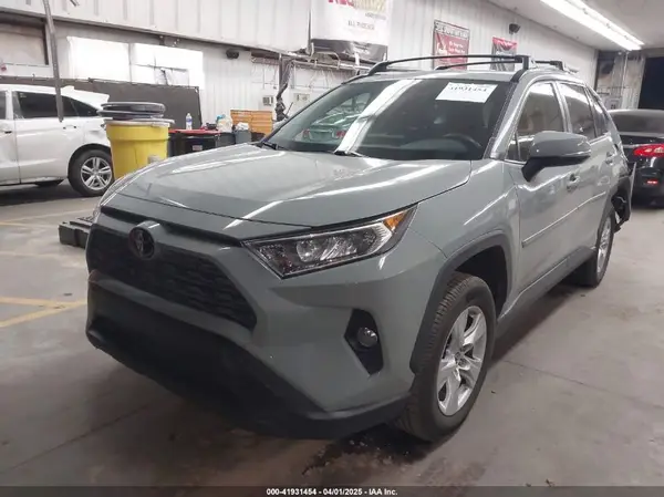 JTMP1RFV2KD028137 2019 TOYOTA RAV 4 - Image 2