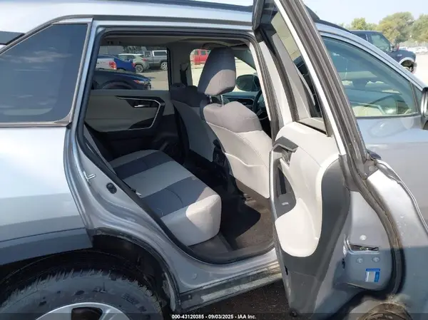 JTMP1RFV3KD028082 2019 TOYOTA RAV 4 - Image 8