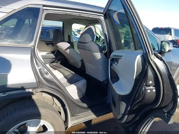 JTMP1RFV3KD031208 2019 TOYOTA RAV 4 - Image 8