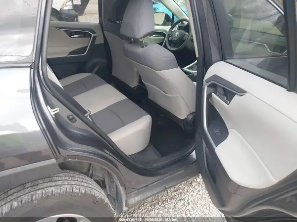 JTMP1RFV3KD504623 2019 TOYOTA RAV 4 - Image 8