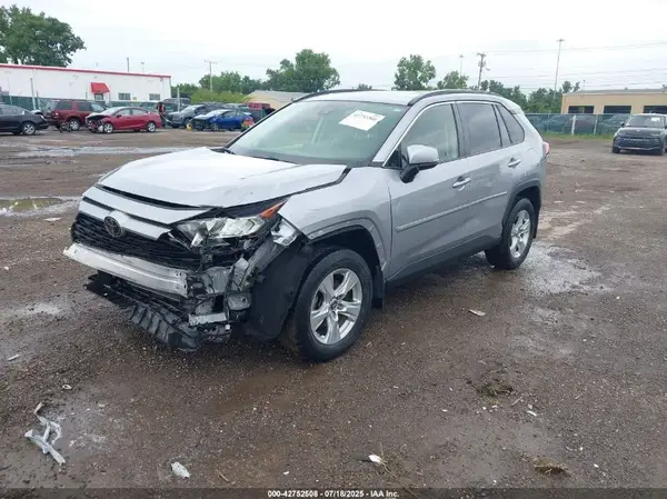 JTMP1RFV3KD524001 2019 TOYOTA RAV 4 - Image 2