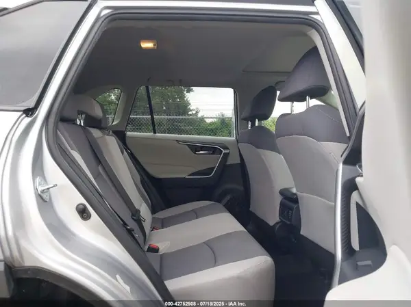 JTMP1RFV3KD524001 2019 TOYOTA RAV 4 - Image 8