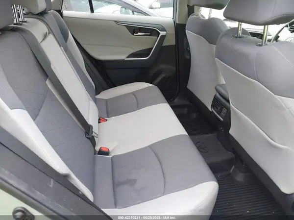 JTMP1RFV3KJ015267 2019 TOYOTA RAV 4 - Image 8
