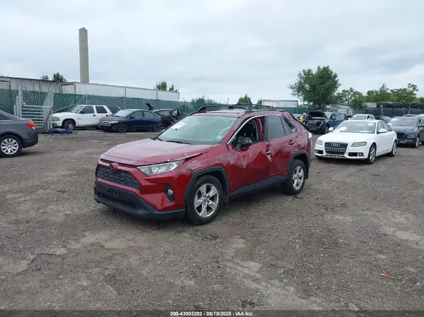 JTMP1RFV4MD070361 2021 TOYOTA RAV 4 - Image 2
