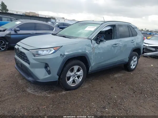 JTMP1RFV5KD010019 2019 TOYOTA RAV 4 - Image 2