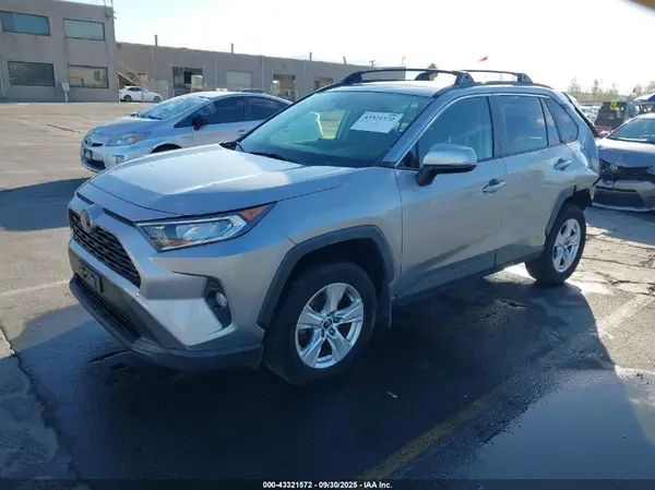 JTMP1RFV6KD509847 2019 TOYOTA RAV 4 - Image 2