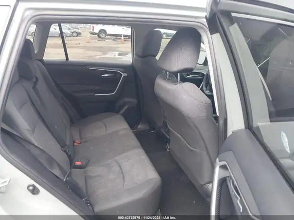 JTMP1RFV7KD030059 2019 TOYOTA RAV 4 - Image 8