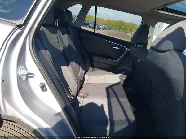 JTMP1RFV9KD032475 2019 TOYOTA RAV 4 - Image 8