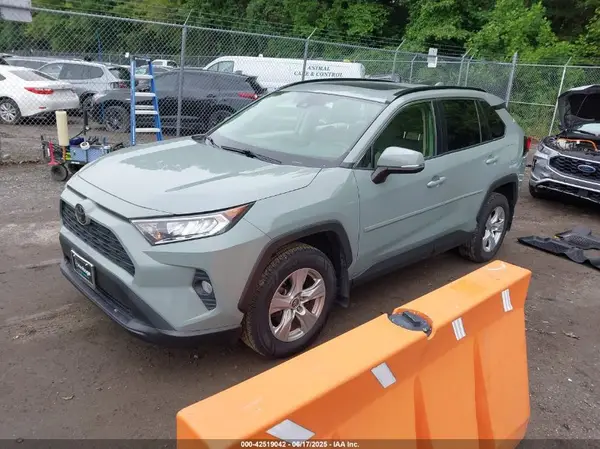 JTMP1RFVXKD003826 2019 TOYOTA RAV 4 - Image 2