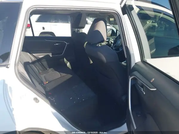 JTMP1RFVXKD044893 2019 TOYOTA RAV 4 - Image 8
