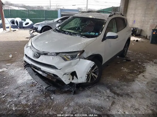 JTMRFREV0HD203778 2017 TOYOTA RAV 4 - Image 2