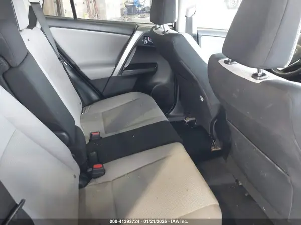 JTMRFREV0HD203778 2017 TOYOTA RAV 4 - Image 8