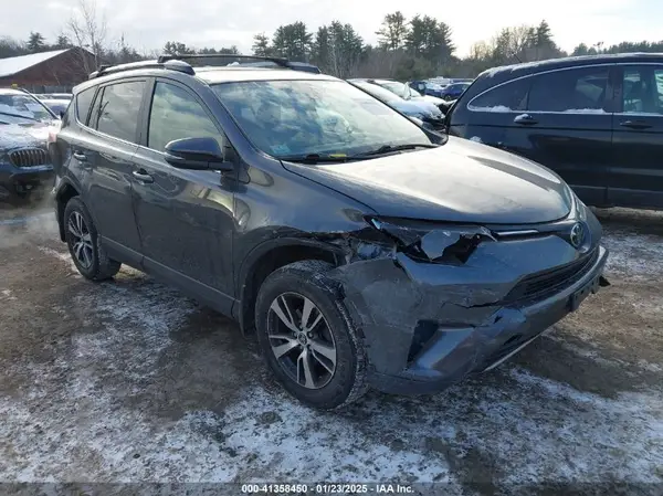 JTMRFREV0HD204803 2017 TOYOTA RAV 4 - Image 1