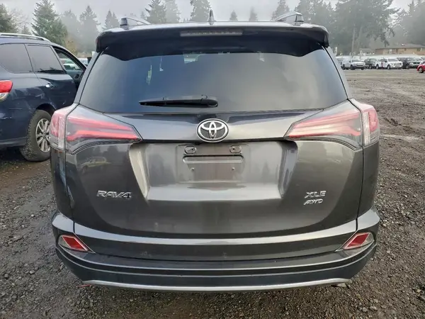 2017 TOYOTA RAV 4 auction photo 6